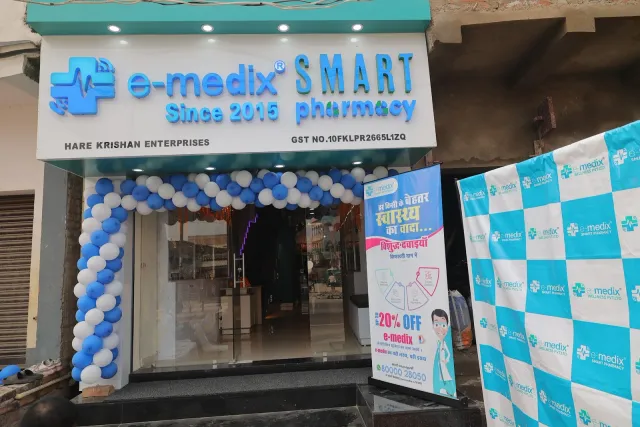 A balloon-framed entrance welcomes the neighbourhood. — Mohanpur, Samastipur