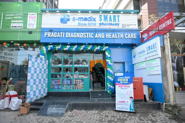 A decorated storefront welcomes the Bariatu neighbourhood. — Bariatu