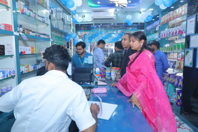Candid conversations continue around the pharmacy counter. — Choti Kalyani, Muzaffarpur