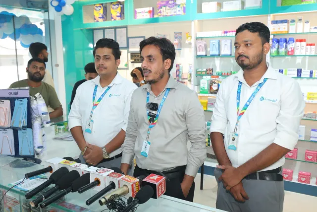 A media interaction captures the pharmacy's opening-day story. — Malahi Pakri, Patna