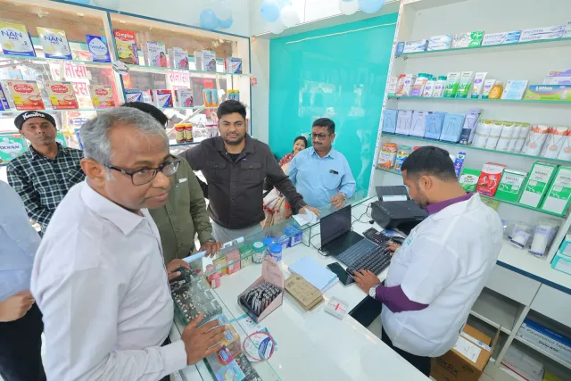 A look at the digital counter and the work happening around it. — Kotwali Chowk, Bettiah
