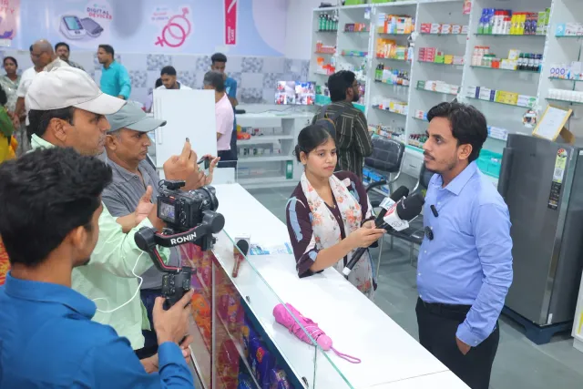 A media interaction shares a moment from the opening. — Sonari, Jamshedpur