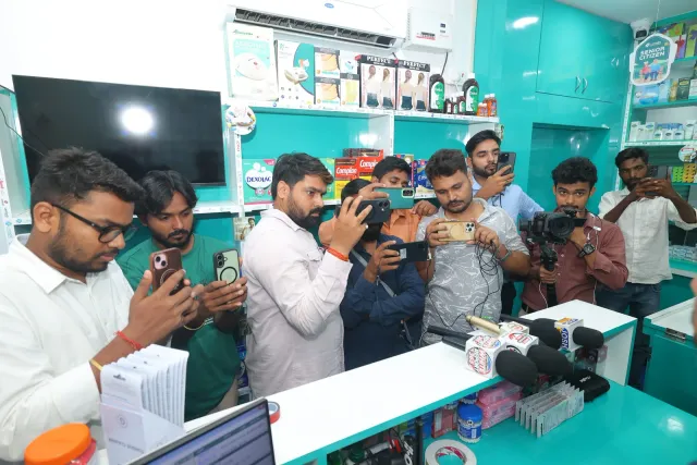 Phones and microphones capture the opening-day conversations. — Ashiana Nagar