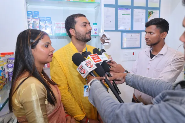 The opening creates a moment to share the story with local media. — Patepur road, Mahua